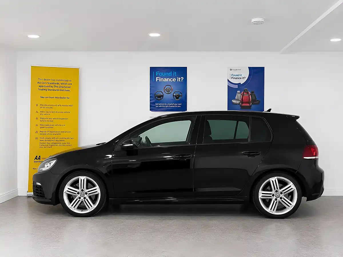 Used 2011 Volkswagen Golf R (leather) Deep Black - Interior and Exterior details 9
