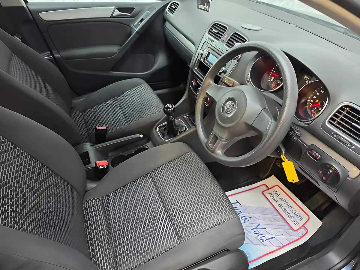 Used 2011 Volkswagen Golf S Blue - Interior and Exterior details 13