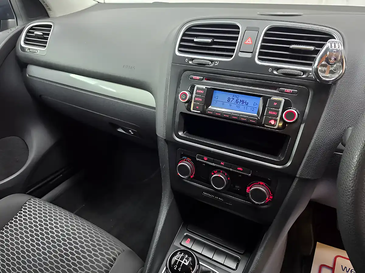 Used 2011 Volkswagen Golf S Blue - Interior and Exterior details 14