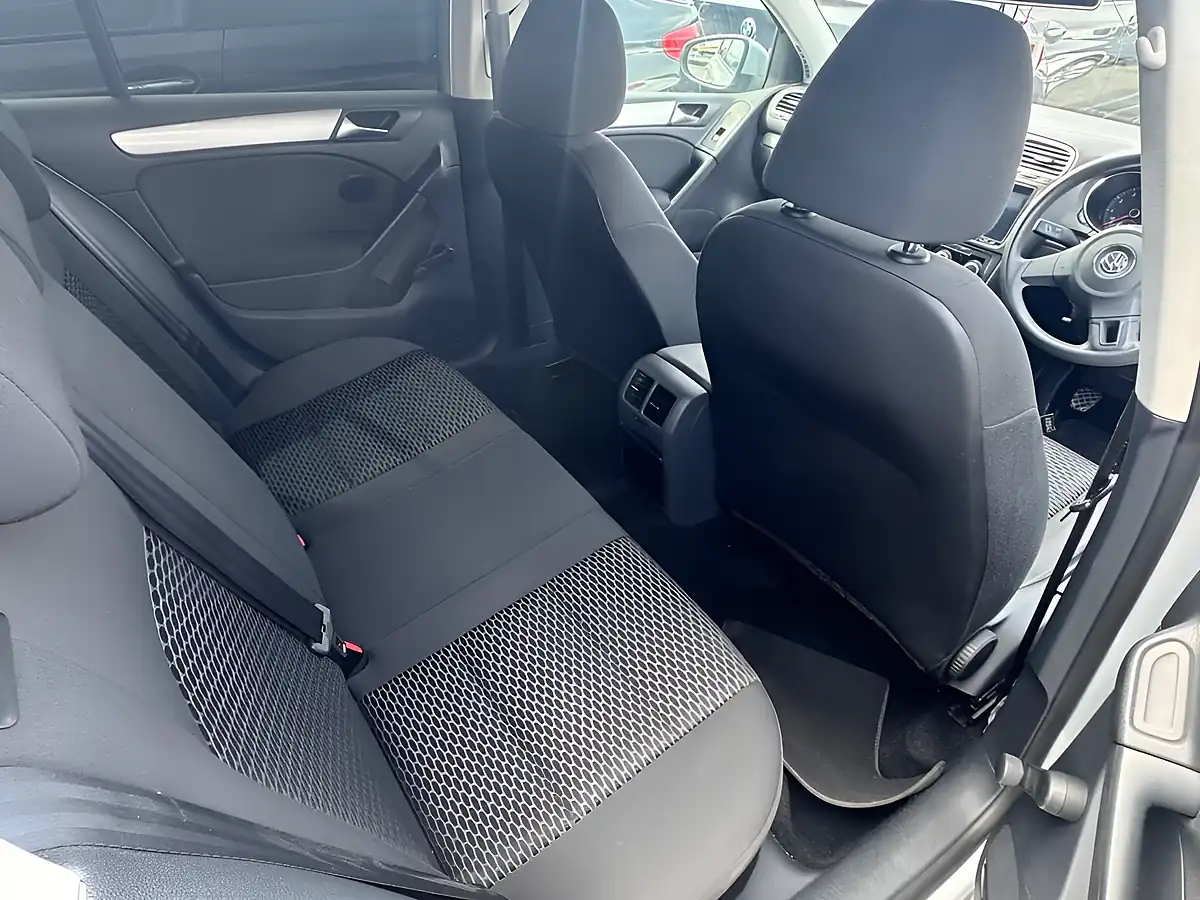 Used 2011 Volkswagen Golf S Silver - Interior and Exterior details 14