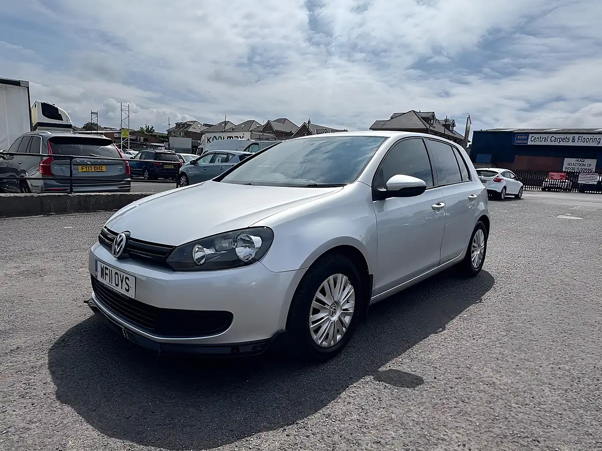 Used 2011 Volkswagen Golf S Silver - Interior and Exterior details 19