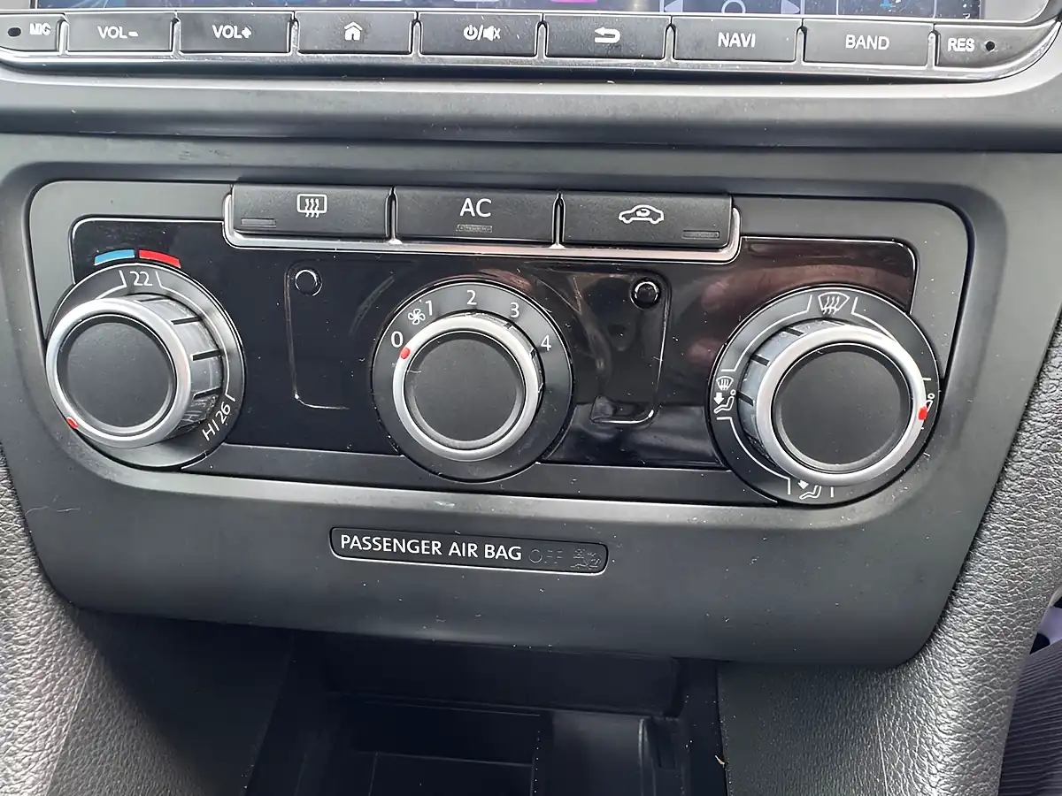 Used 2011 Volkswagen Golf S Silver - Interior and Exterior details 5