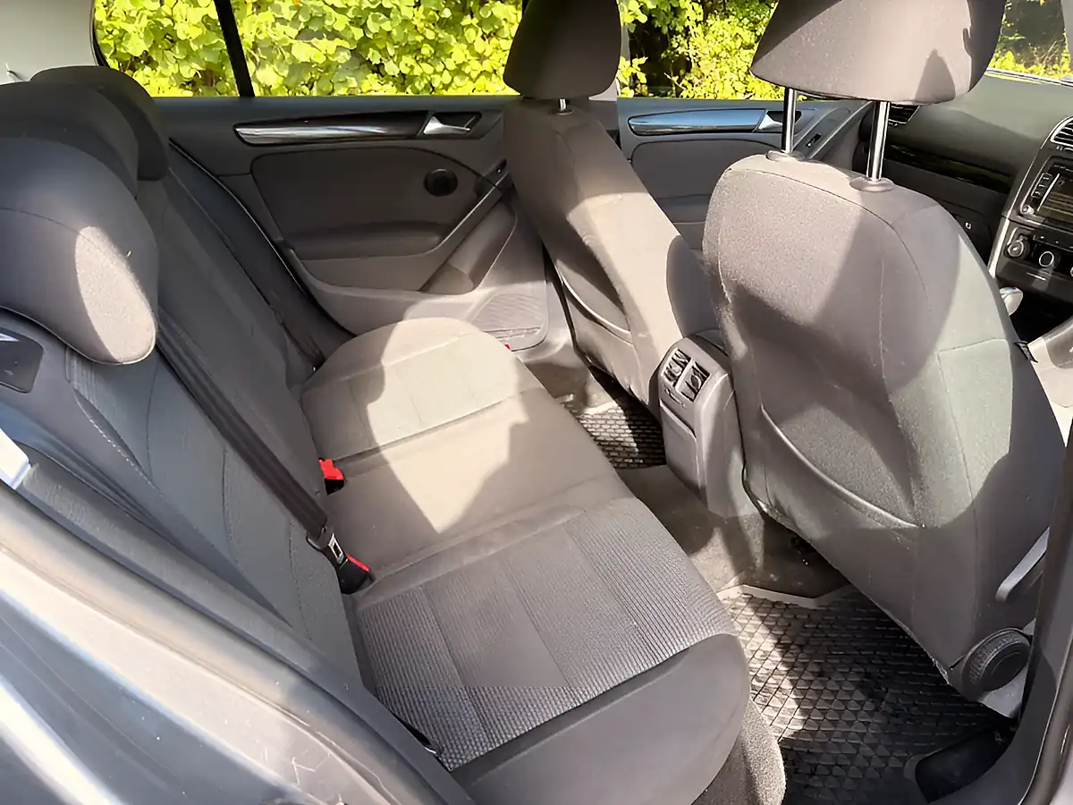 Used 2011 Volkswagen Golf Se Grey - Interior and Exterior details 13