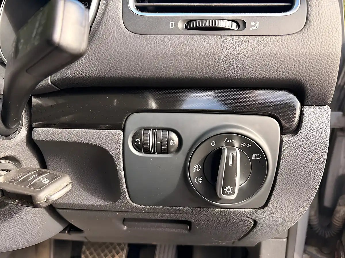 Used 2011 Volkswagen Golf Se Grey - Interior and Exterior details 15