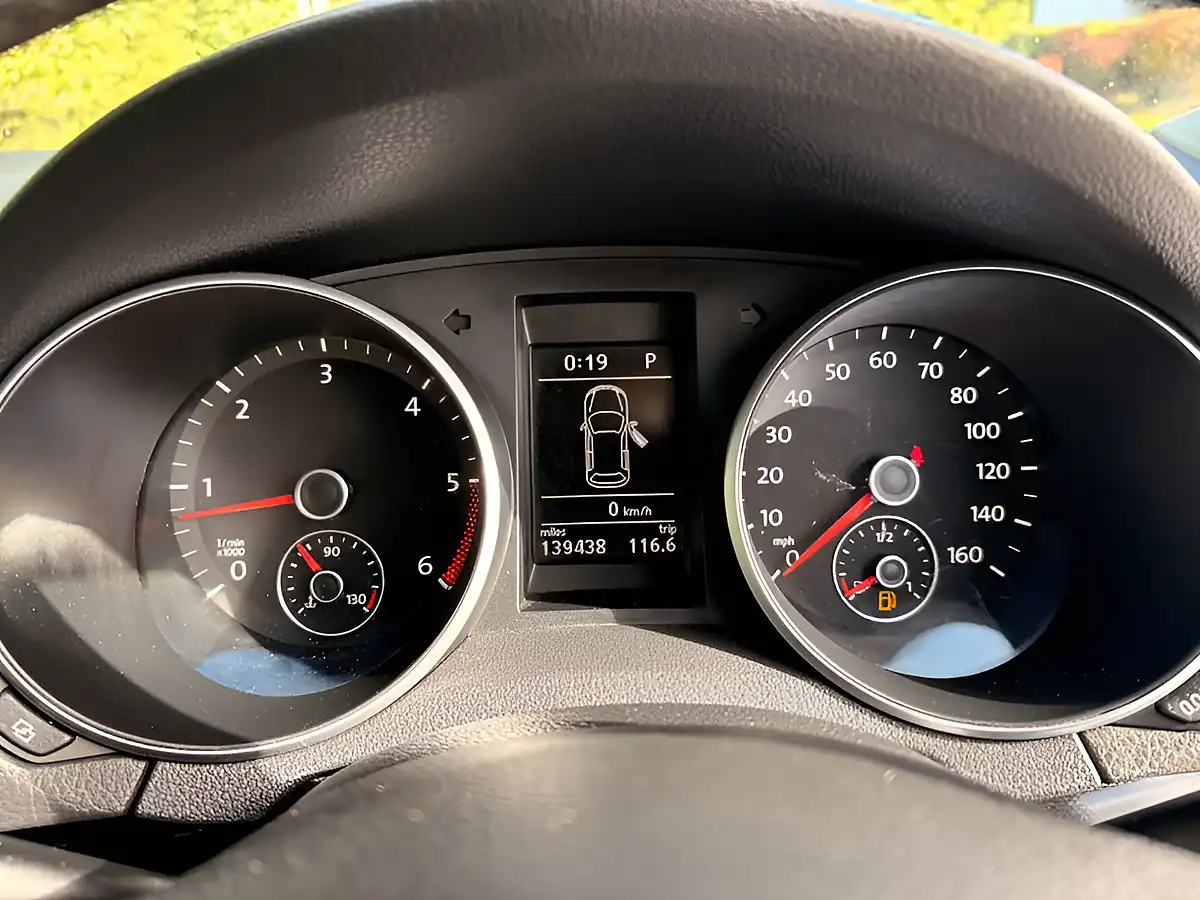 Used 2011 Volkswagen Golf Se Grey - Interior and Exterior details 17