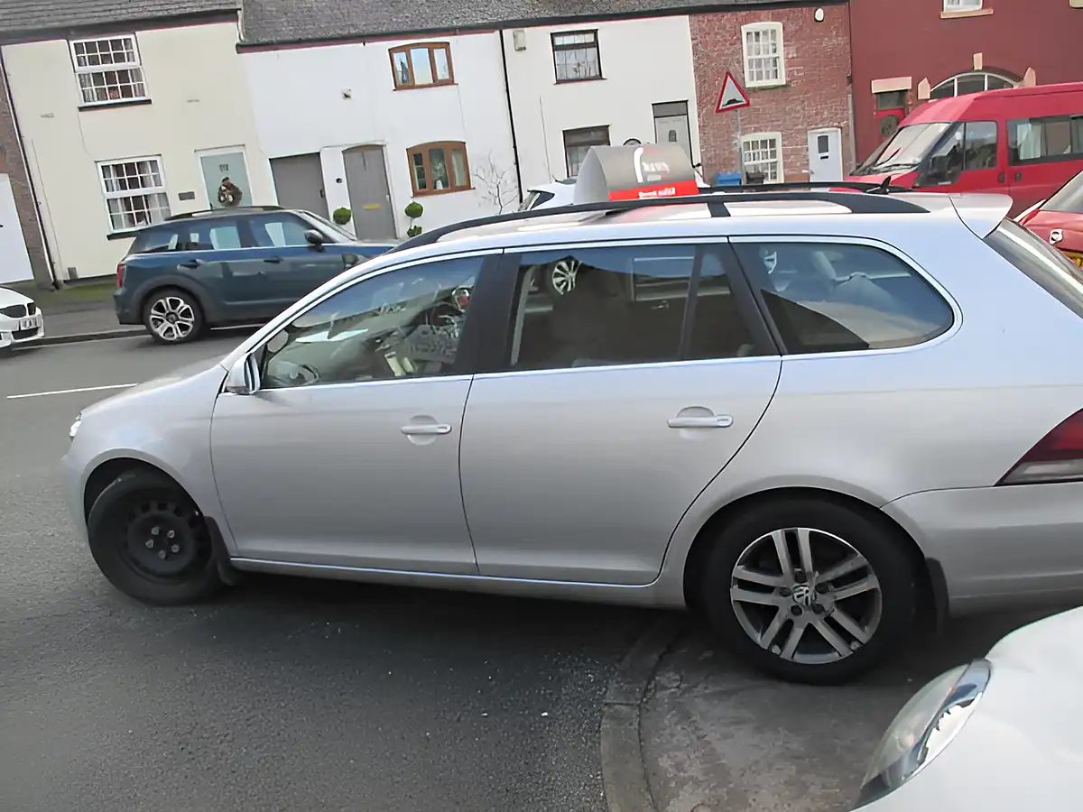 Used 2011 Volkswagen Golf Se Silver - Interior and Exterior details 4