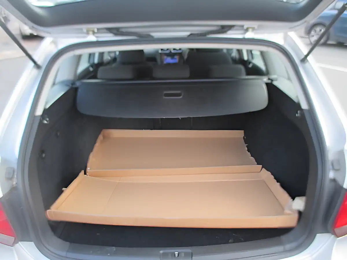 Used 2011 Volkswagen Golf Se Silver - Interior and Exterior details 6