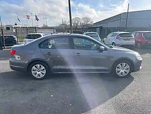 Used 2011 Volkswagen Jetta Bluemotion Tech S Grey - Interior and Exterior details 7