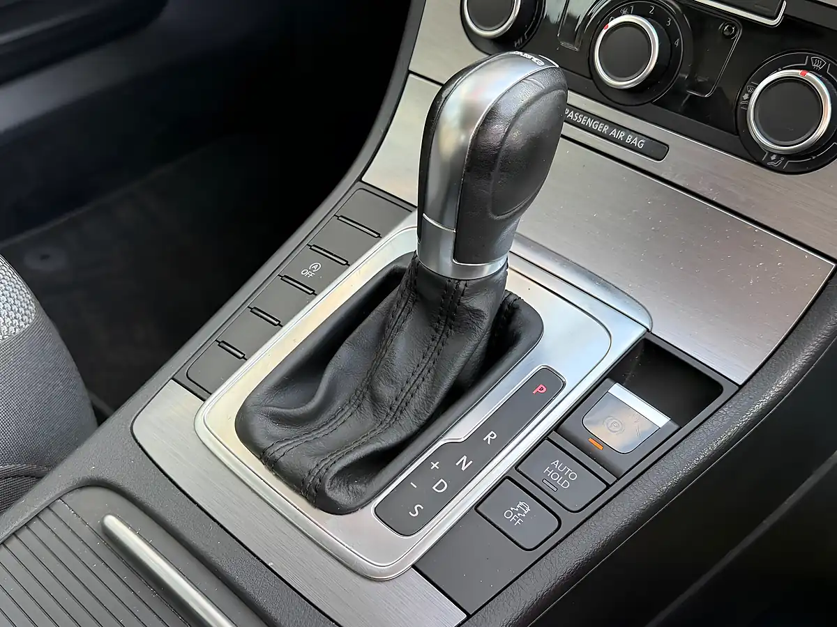 Used 2011 Volkswagen Passat Se Grey - Interior and Exterior details 13