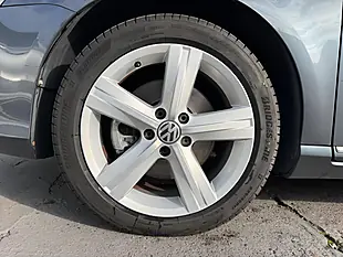 Used 2011 Volkswagen Passat Se Grey - Interior and Exterior details 19