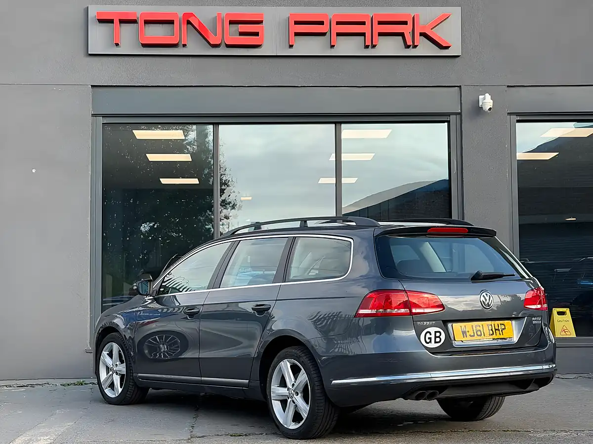 Used 2011 Volkswagen Passat Se Grey - Interior and Exterior details 4