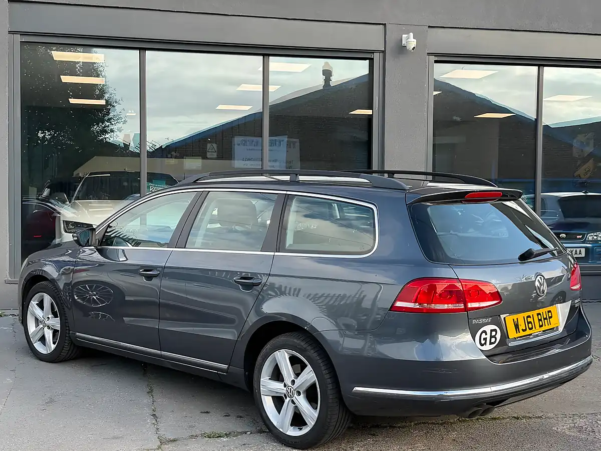 Used 2011 Volkswagen Passat Se Grey - Interior and Exterior details 5