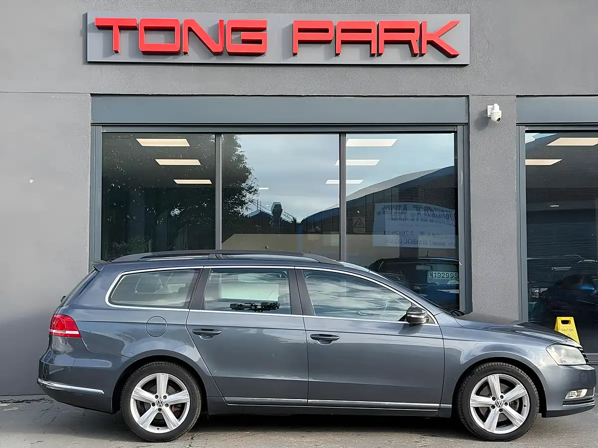 Used 2011 Volkswagen Passat Se Grey - Interior and Exterior details 6