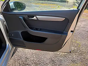 Used 2011 Volkswagen Passat Se Silver - Interior and Exterior details 16