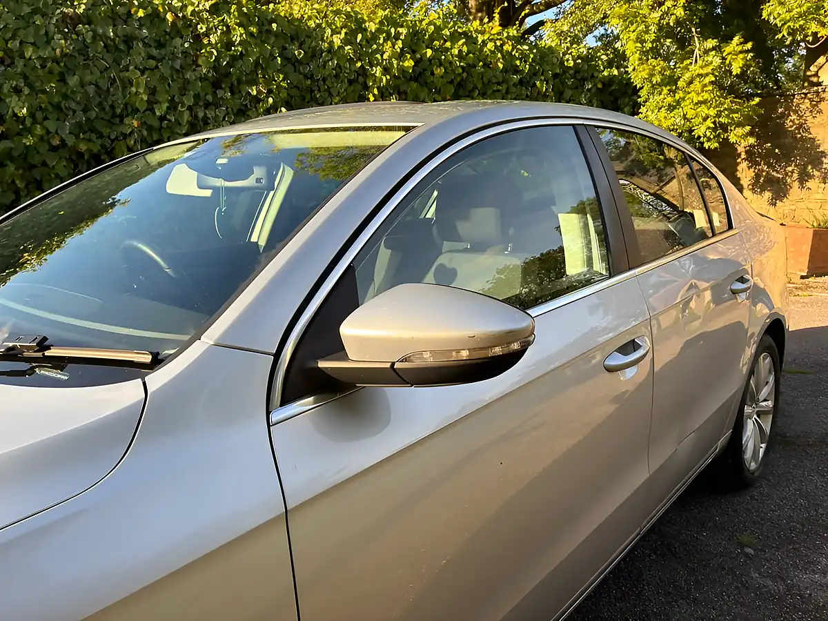 Used 2011 Volkswagen Passat Se Silver - Interior and Exterior details 18