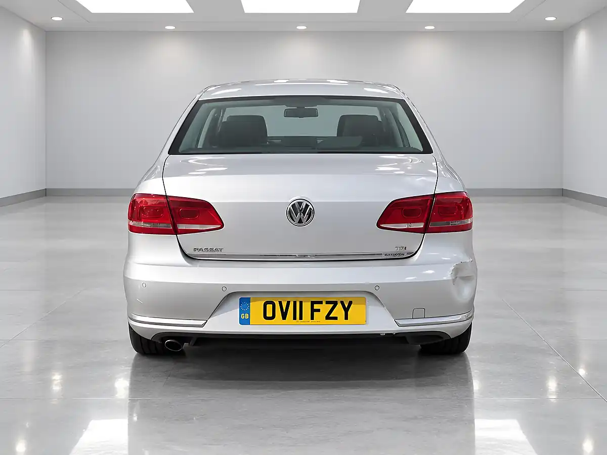 Used 2011 Volkswagen Passat Se Silver - Interior and Exterior details 5