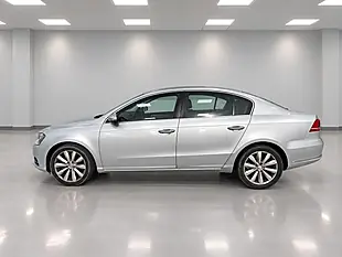 Used 2011 Volkswagen Passat Se Silver - Interior and Exterior details 8