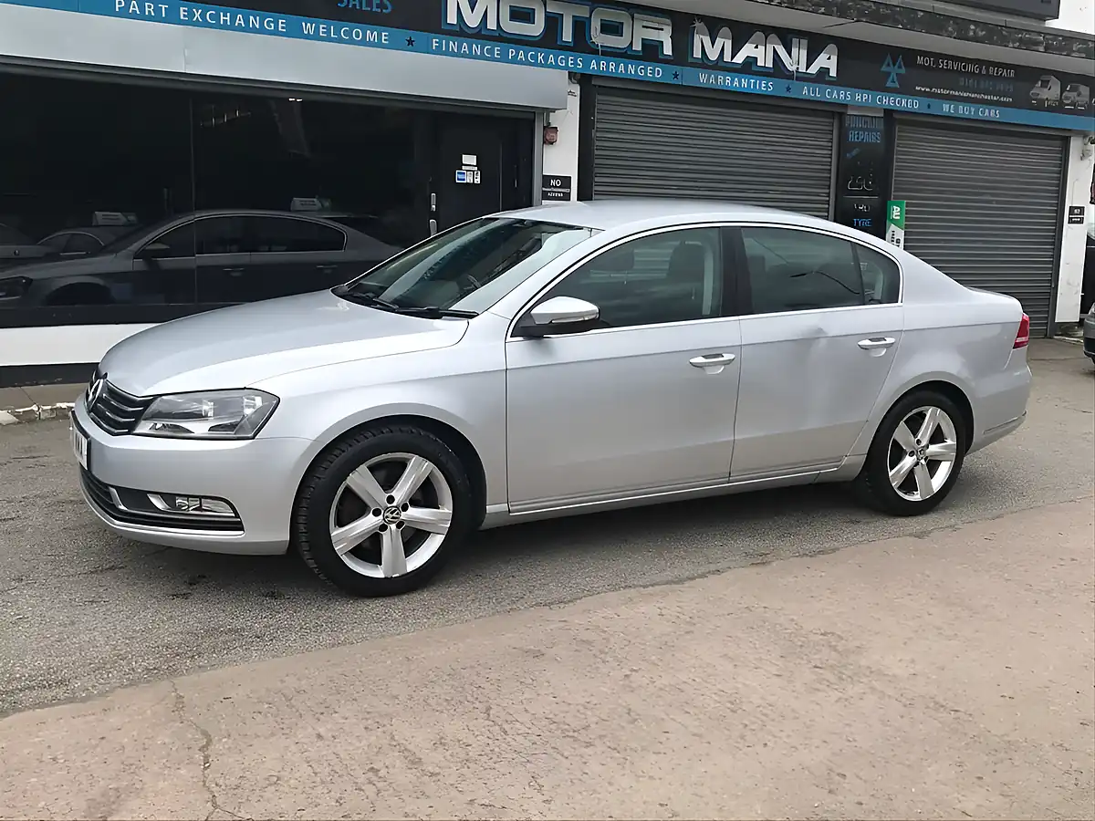 Used 2011 Volkswagen Passat Se Silver - Interior and Exterior details 17