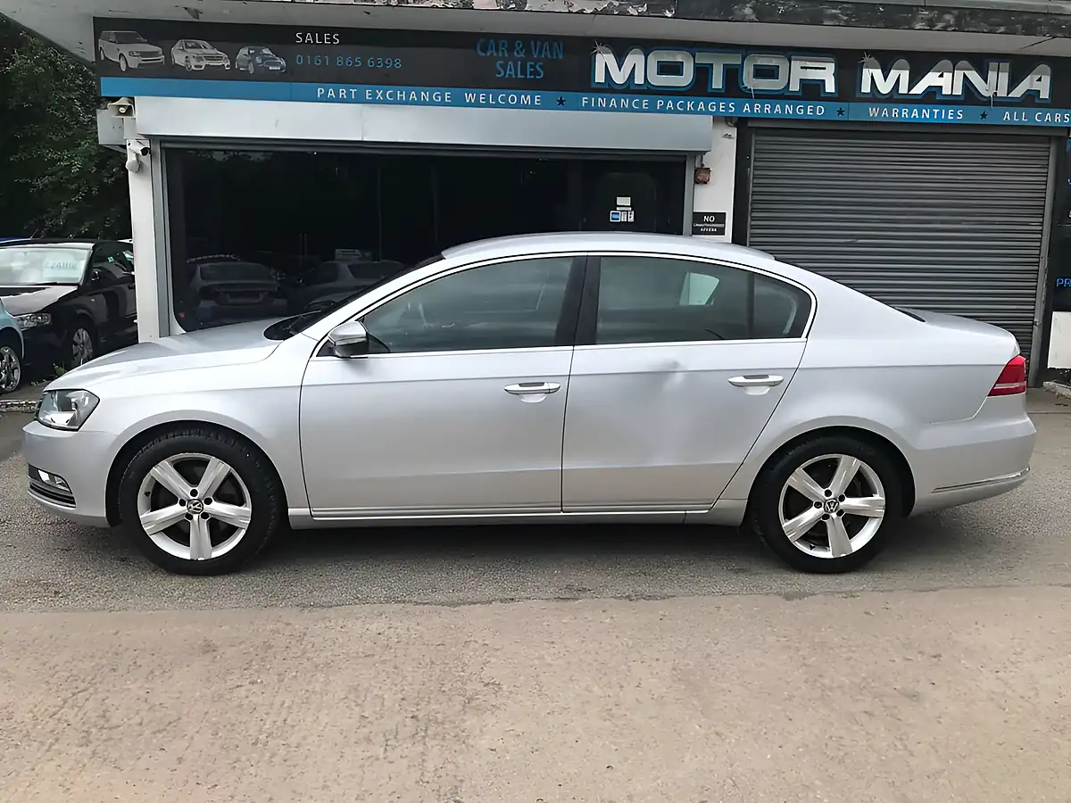 Used 2011 Volkswagen Passat Se Silver - Interior and Exterior details 2