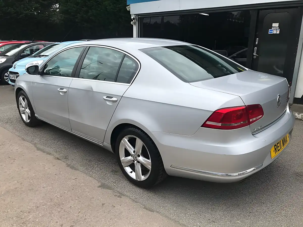 Used 2011 Volkswagen Passat Se Silver - Interior and Exterior details 3