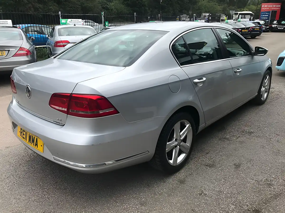 Used 2011 Volkswagen Passat Se Silver - Interior and Exterior details 5
