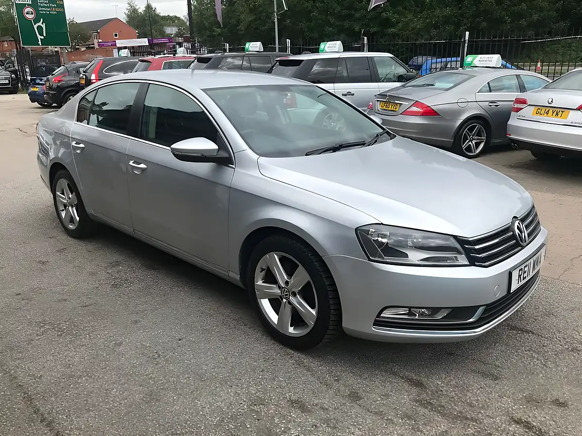 Used 2011 Volkswagen Passat Se Silver - Interior and Exterior details 6