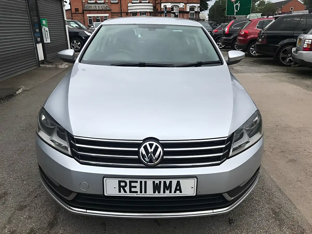 Used 2011 Volkswagen Passat Se Silver - Interior and Exterior details 7