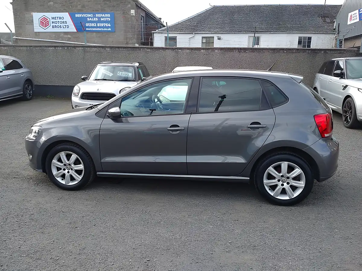 Used 2011 Volkswagen Polo Match Grey - Interior and Exterior details 3