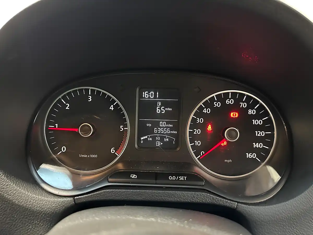 Used 2011 Volkswagen Polo Match Red - Interior and Exterior details 12