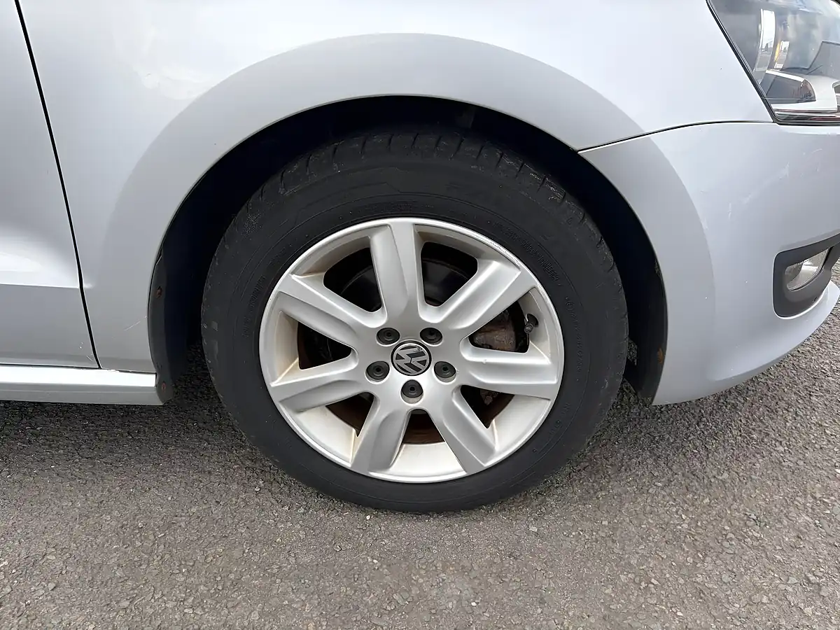 Used 2011 Volkswagen Polo Match Silver - Interior and Exterior details 12