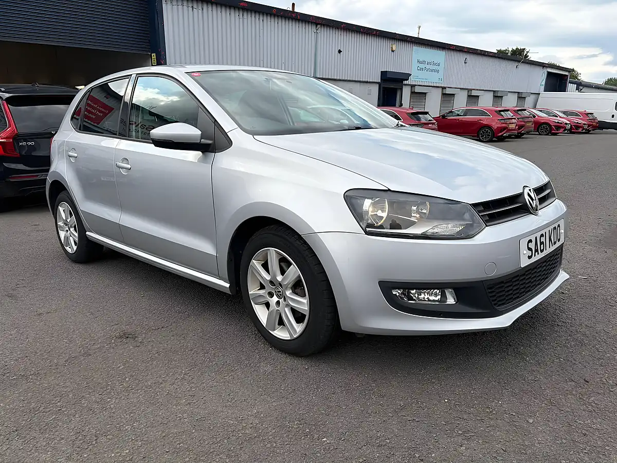 Used 2011 Volkswagen Polo Match Silver - Interior and Exterior details 3