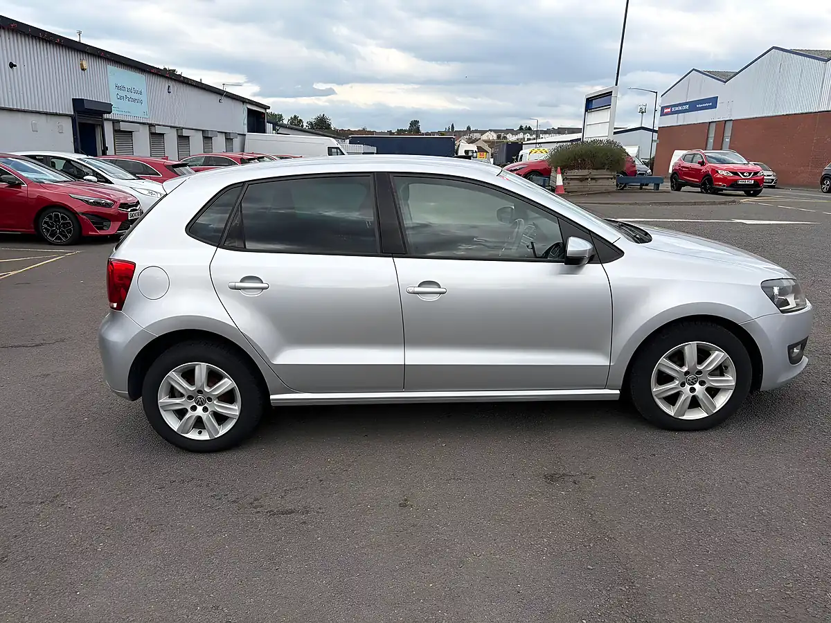 Used 2011 Volkswagen Polo Match Silver - Interior and Exterior details 4