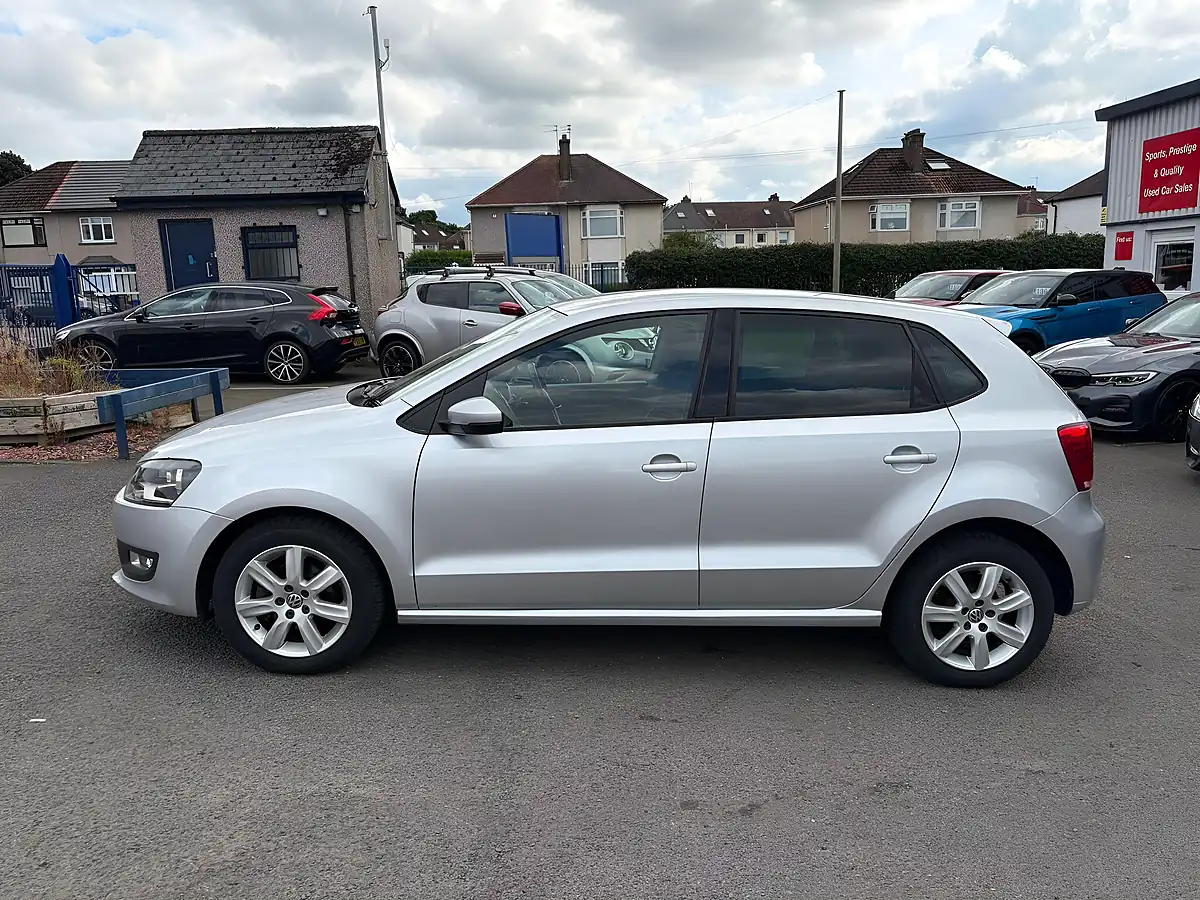 Used 2011 Volkswagen Polo Match Silver - Interior and Exterior details 9