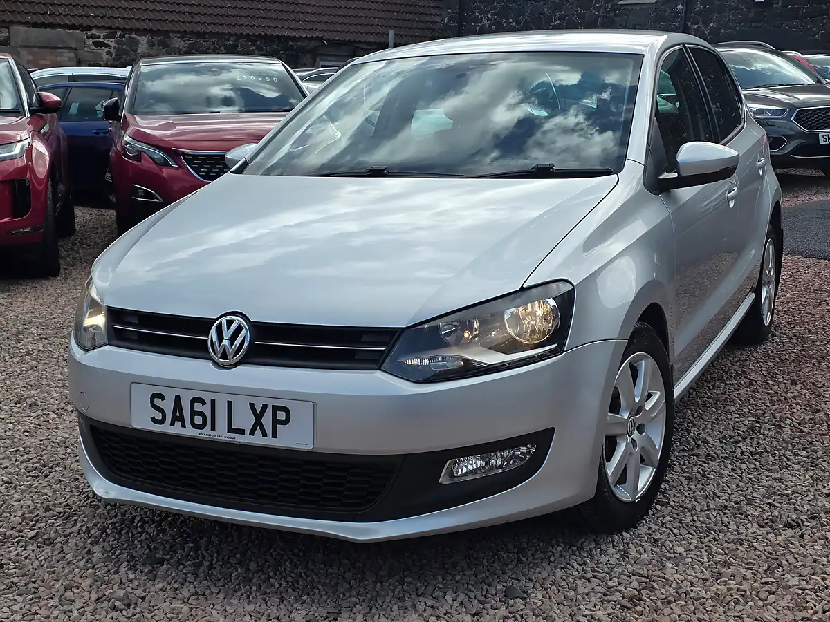 Used 2011 Volkswagen Polo Match Silver - Interior and Exterior details 5