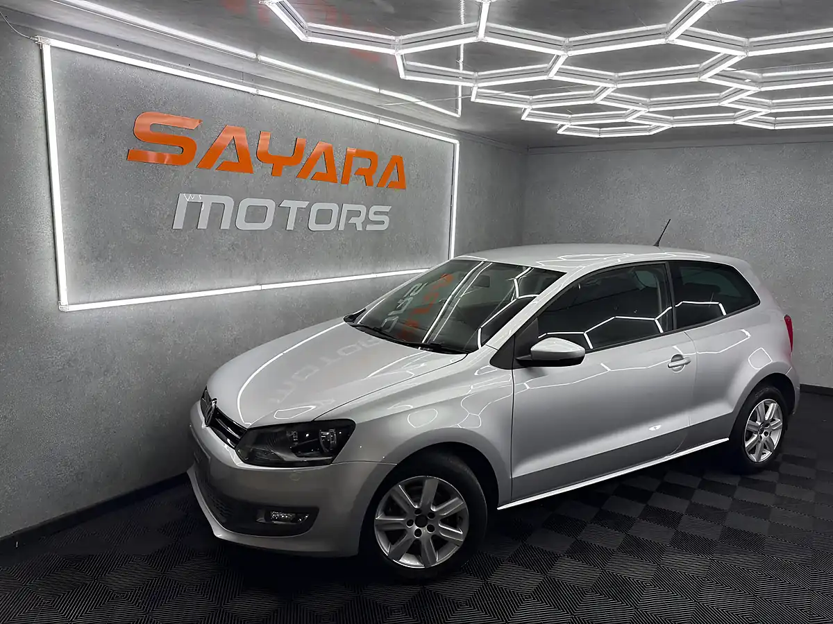 Used 2011 Volkswagen Polo Match Silver - Front View