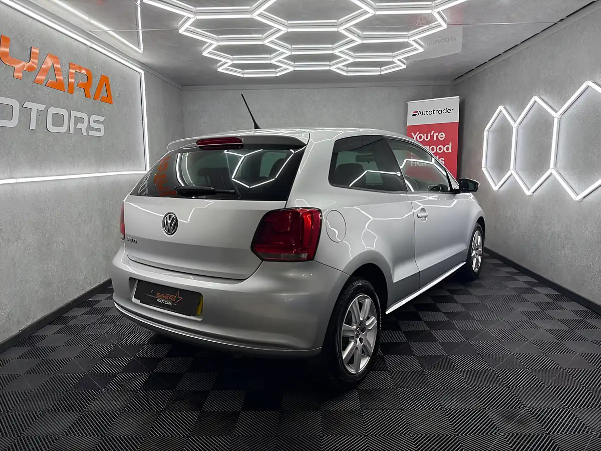Used 2011 Volkswagen Polo Match Silver - Interior and Exterior details 10