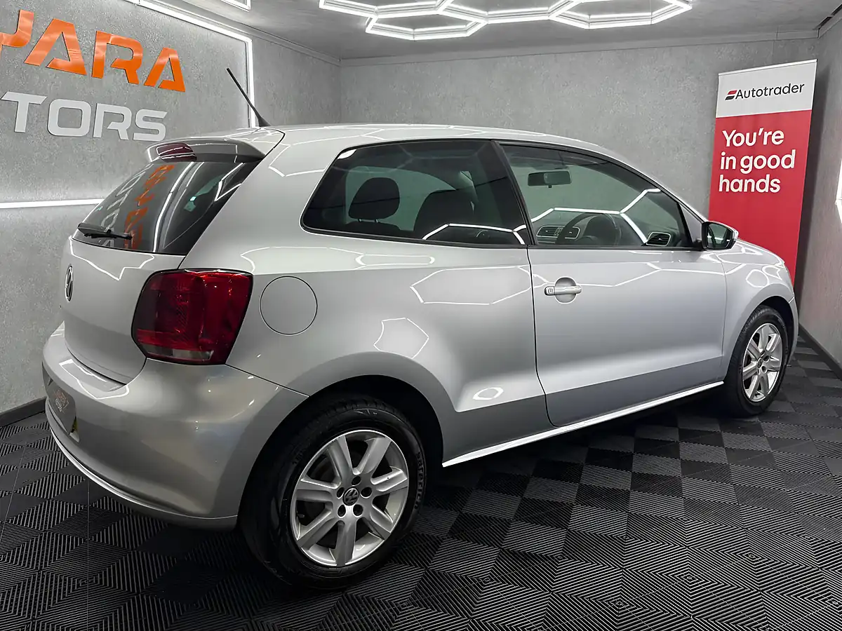 Used 2011 Volkswagen Polo Match Silver - Interior and Exterior details 11