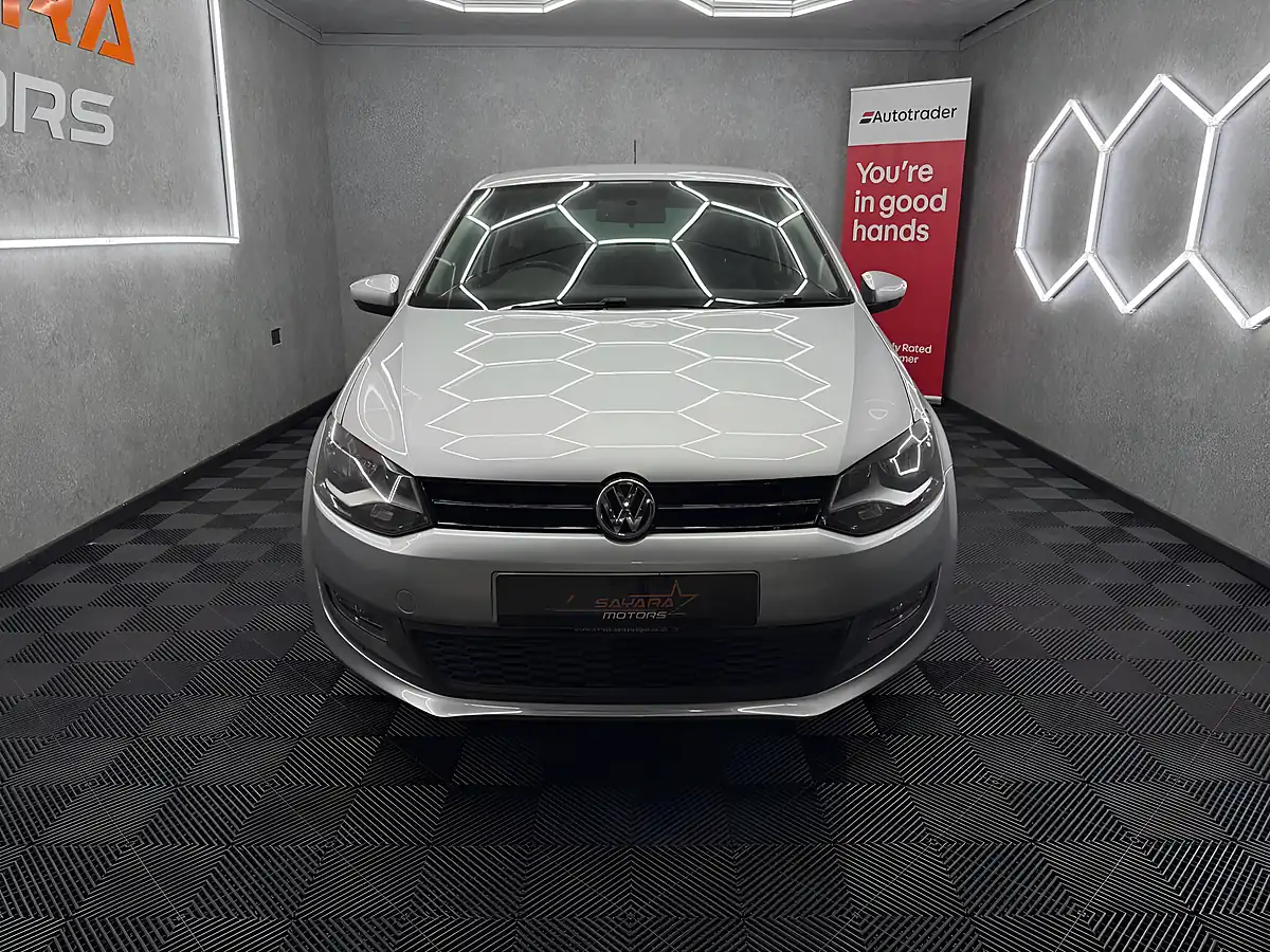 Used 2011 Volkswagen Polo Match Silver - Interior and Exterior details 3