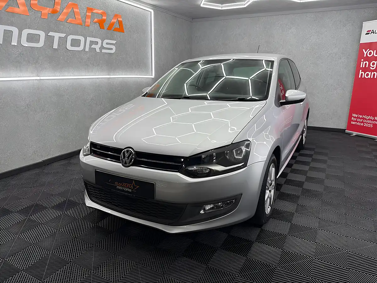 Used 2011 Volkswagen Polo Match Silver - Interior and Exterior details 4