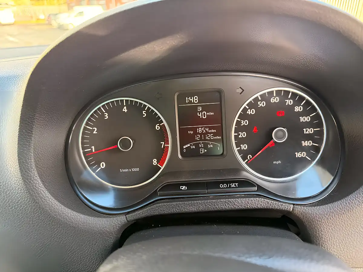 Used 2011 Volkswagen Polo Match White - Interior and Exterior details 10