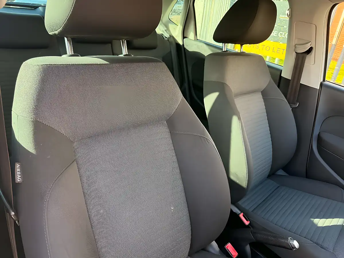 Used 2011 Volkswagen Polo Match White - Interior and Exterior details 18