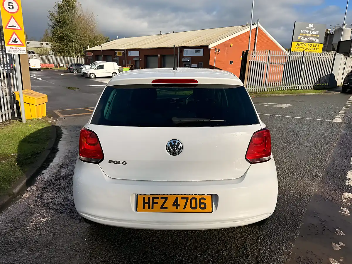 Used 2011 Volkswagen Polo Match White - Interior and Exterior details 7