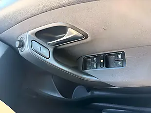 Used 2011 Volkswagen Polo Match White - Interior and Exterior details 9