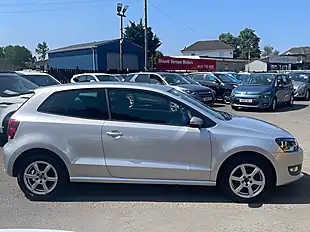 Used 2011 Volkswagen Polo Moda Silver - Interior and Exterior details 10