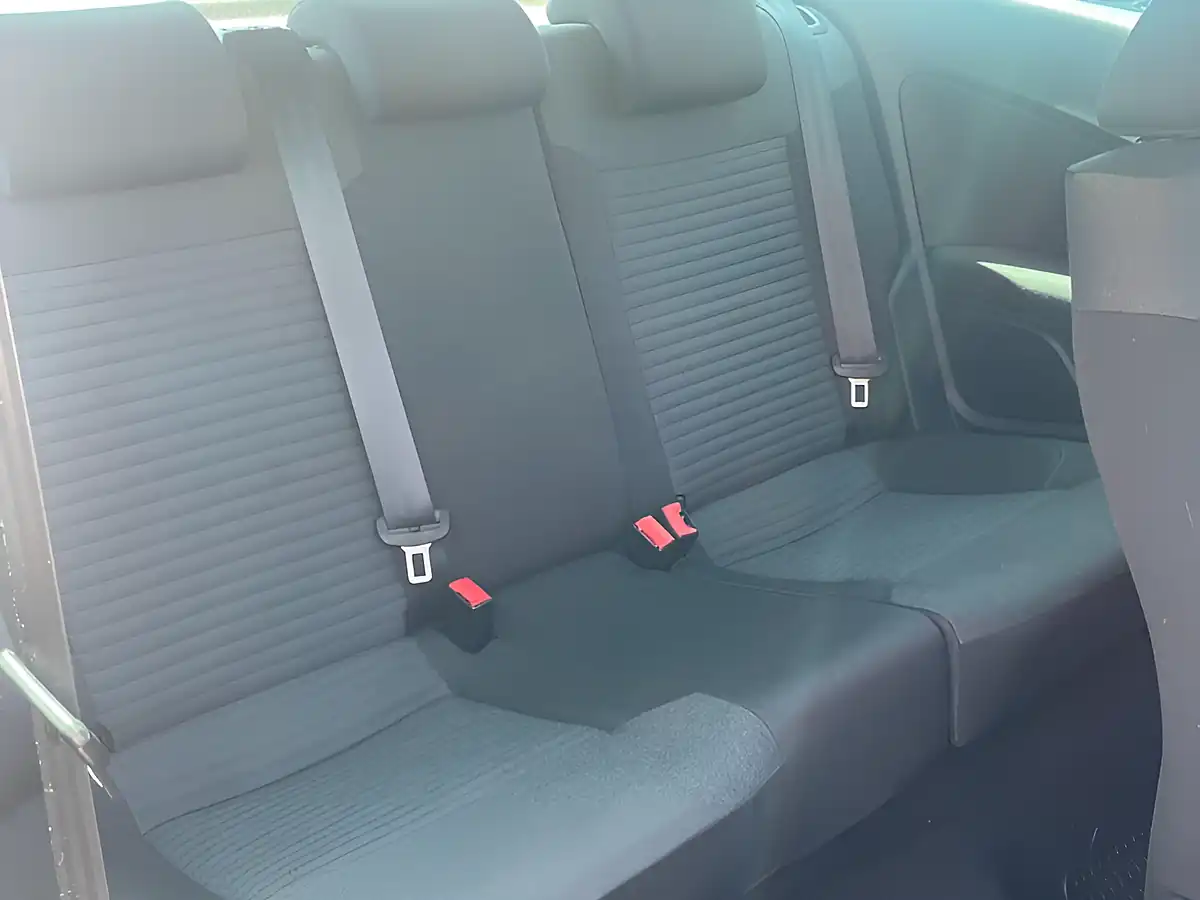 Used 2011 Volkswagen Polo Moda Silver - Interior and Exterior details 14