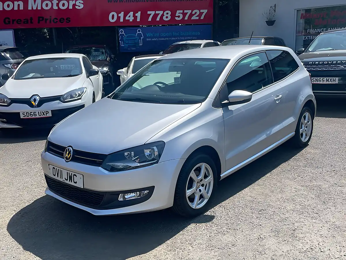 Used 2011 Volkswagen Polo Moda Silver - Interior and Exterior details 2