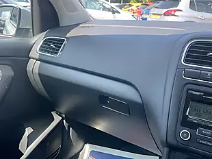 Used 2011 Volkswagen Polo Moda Silver - Interior and Exterior details 20