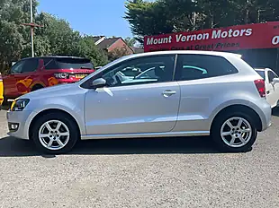 Used 2011 Volkswagen Polo Moda Silver - Interior and Exterior details 4