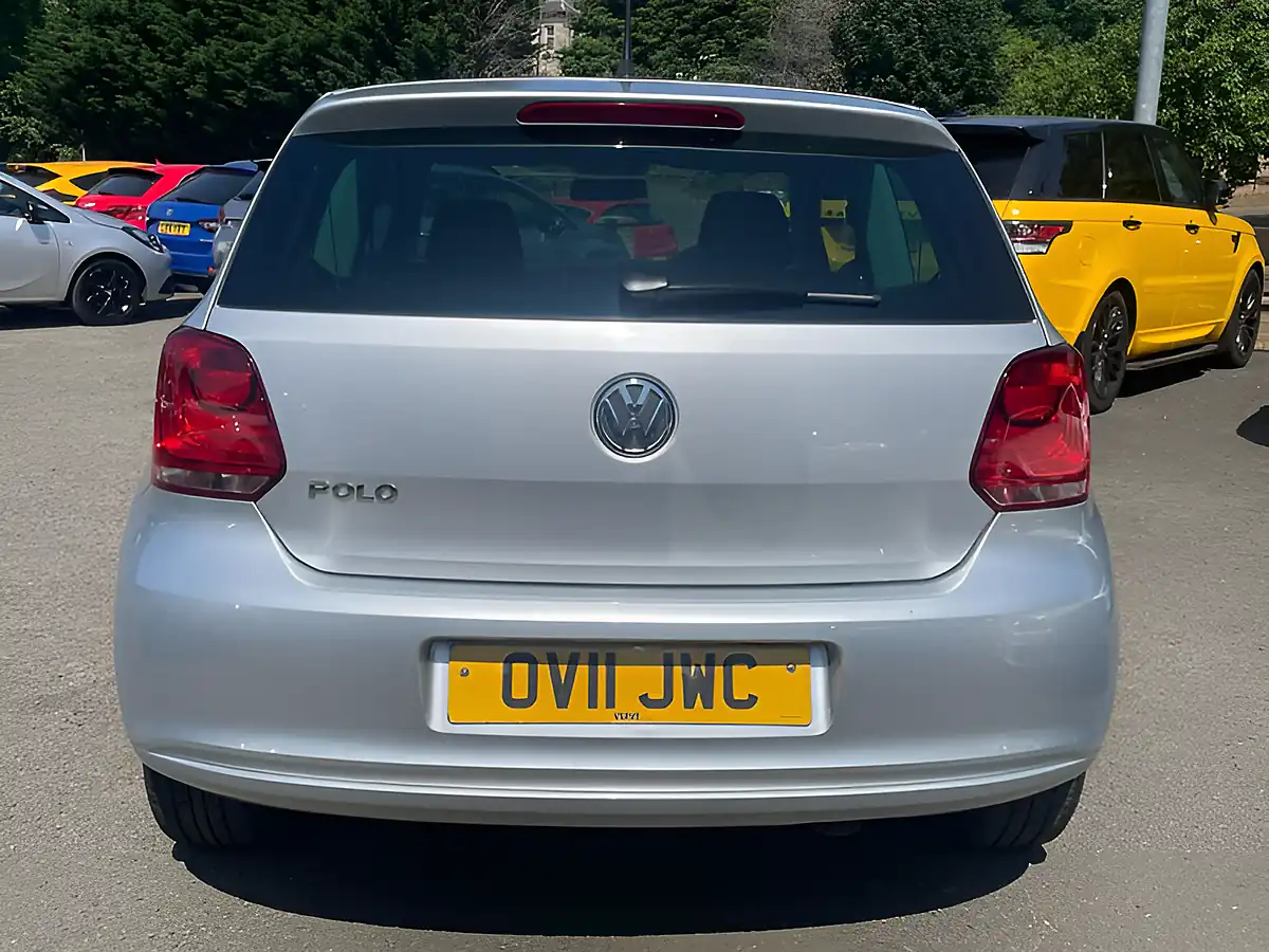 Used 2011 Volkswagen Polo Moda Silver - Interior and Exterior details 7