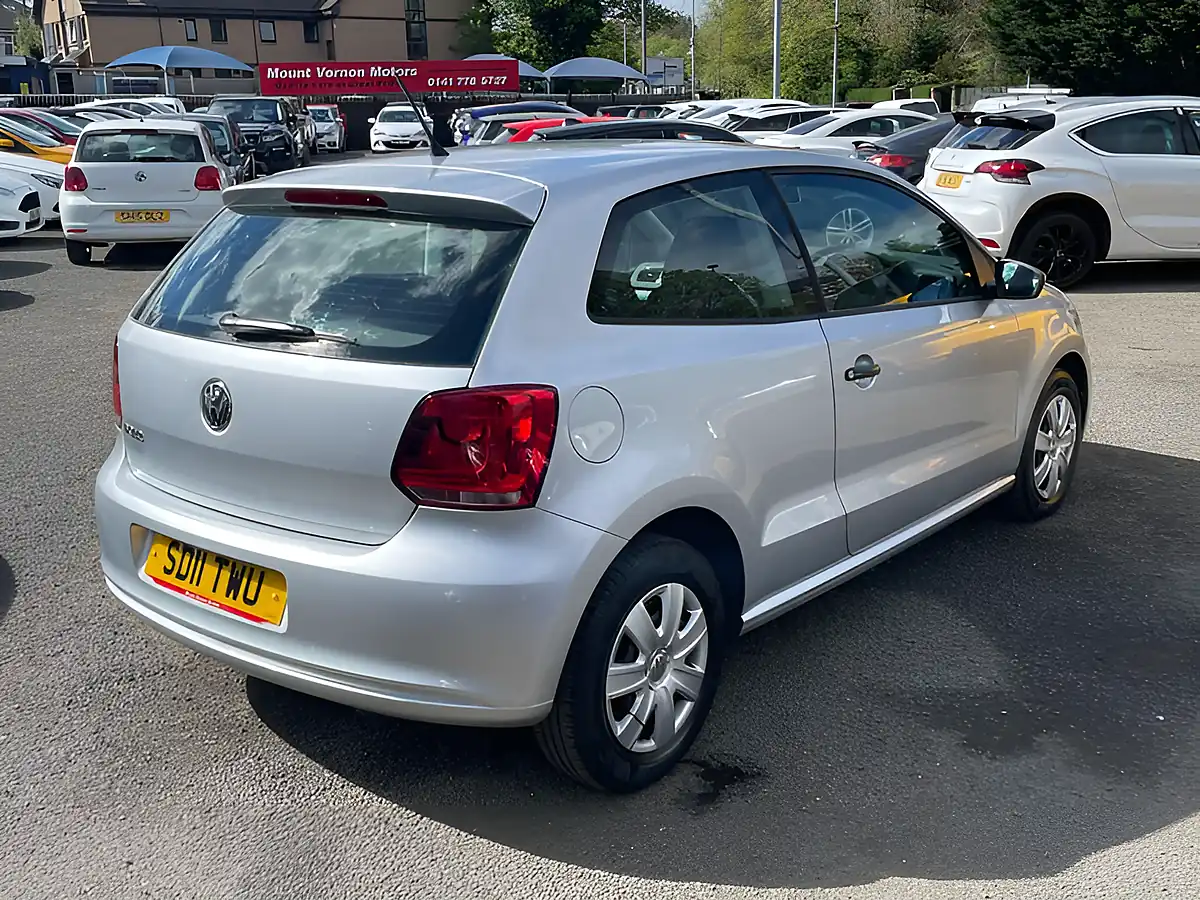 Used 2011 Volkswagen Polo S Silver - Interior and Exterior details 10